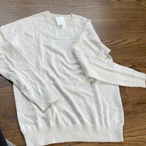 H&M NWT long sleeve sweater, lightweight